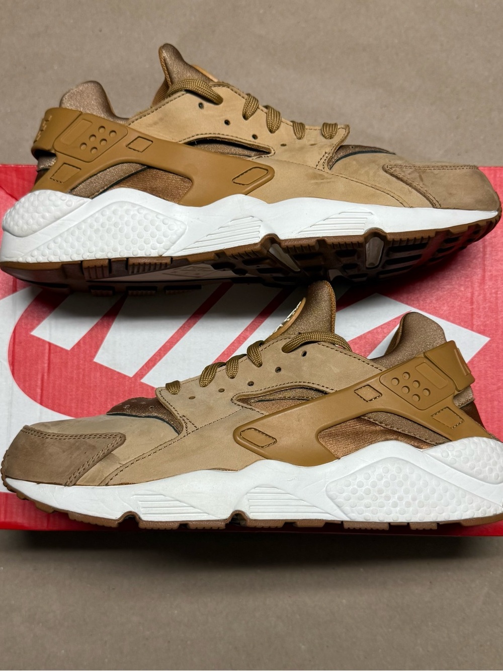 Nike Air Huarache Wheat Mens size 11 Running Shoes Rare!